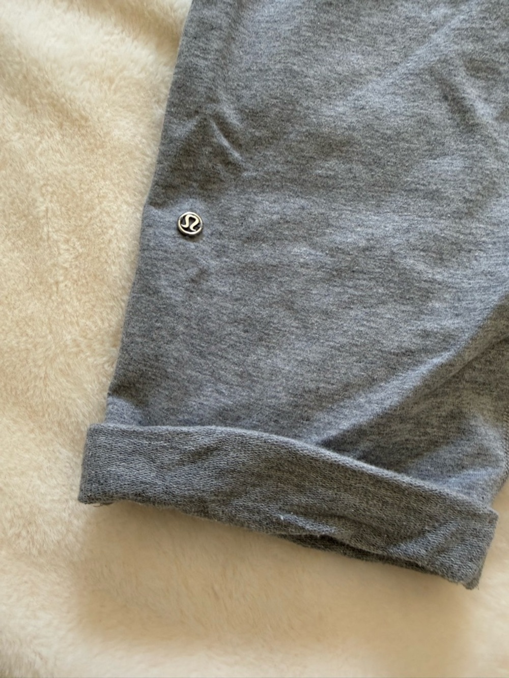 Lululemon Liberty Crop Heathered Fossil Gray Drawstring Jogger Capris - Picture 15 of 16